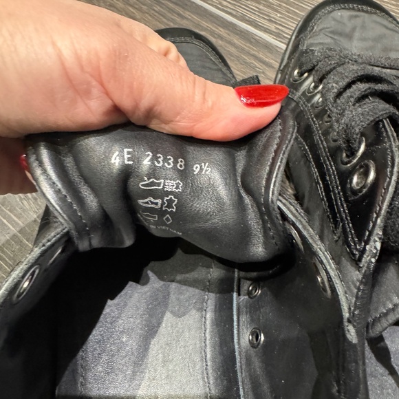 Prada - Picture 5 of 5